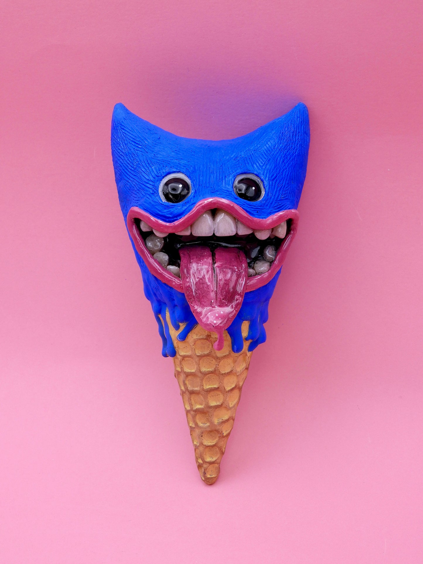 Huggy Wuggy Ice Cream Sculpture – Creepy Cute Polymer Clay Art – Poppy Playtime Inspired – Handmade Collectible Decor