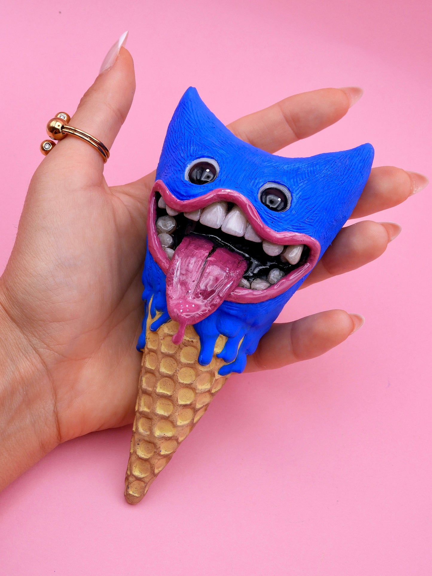 Huggy Wuggy Ice Cream Sculpture – Creepy Cute Polymer Clay Art – Poppy Playtime Inspired – Handmade Collectible Decor
